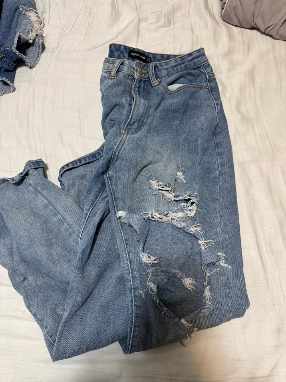 PrettyLittleThing Light Blue Distressed Boyfriend Jeans